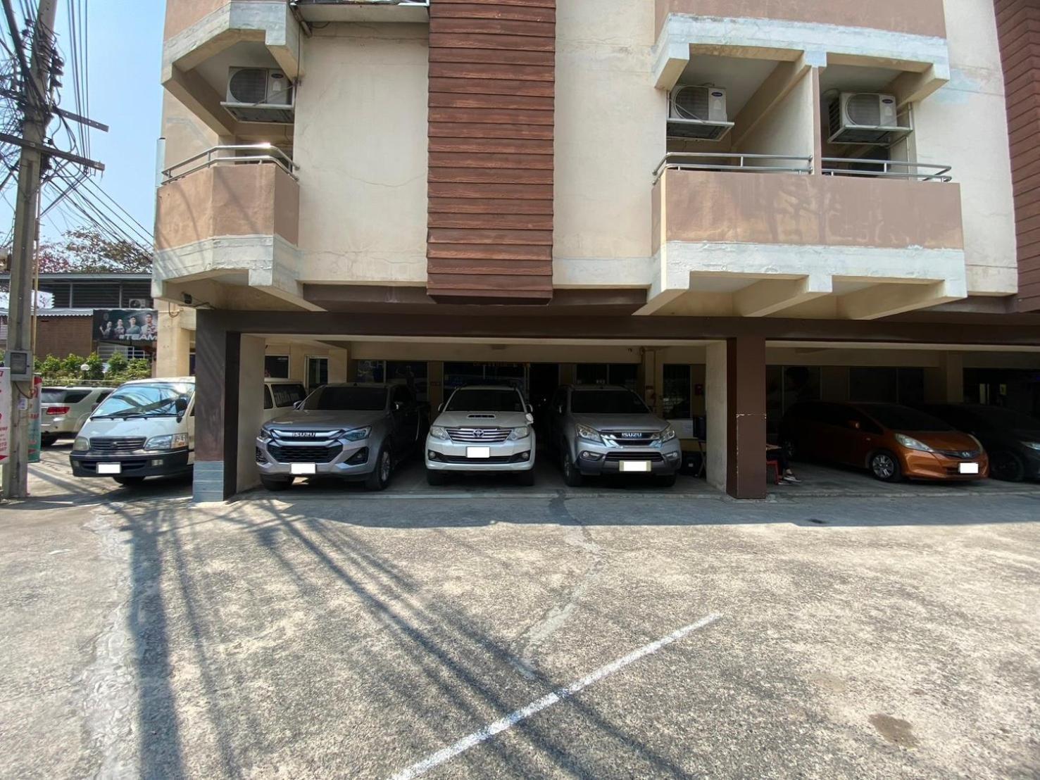 Ladapan Mansion